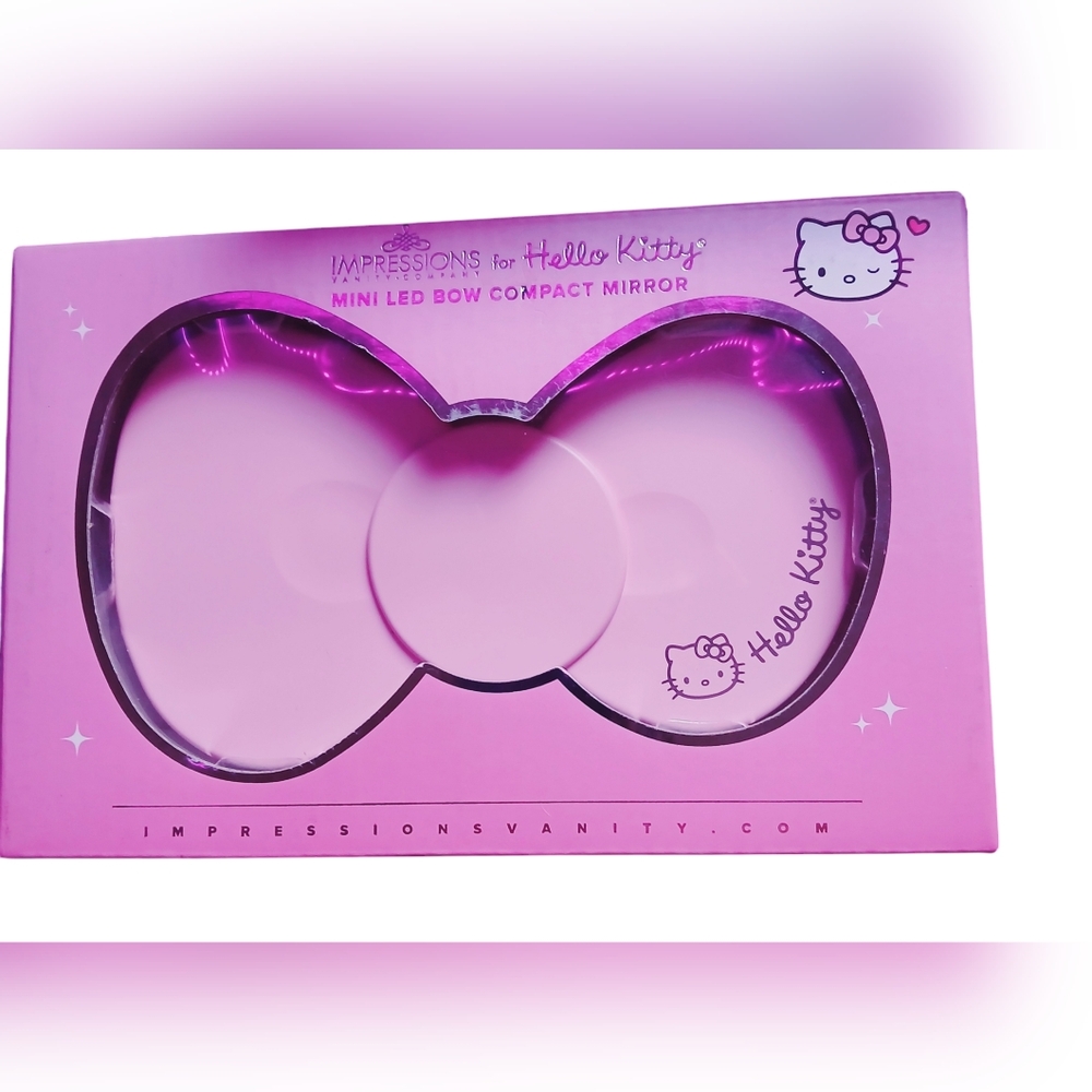 Hello Kitty Bow Tie Light Up Led Compact Mirror